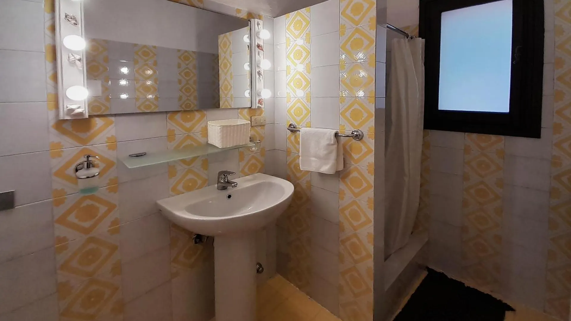 Charming Villa With Sea View Cannigione